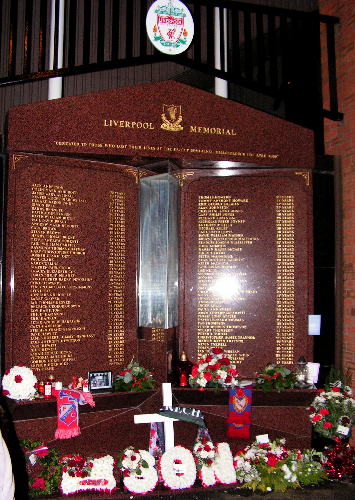 This image shows a memorial for those who died on this tragic day, this is courtesy of Vincent Teeuwen from Vianen, The Netherlands - Hillsborough Memorial